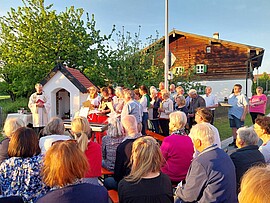Banner Maiandacht mit Kirchenchor Lehnerkapelle